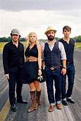 Artist Drew Holcomb and The Neighbors